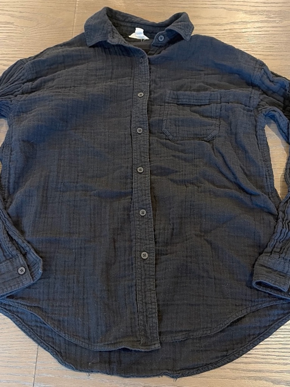 Aeropostale women’s Black Long-Sleeve Button-Down Shirt